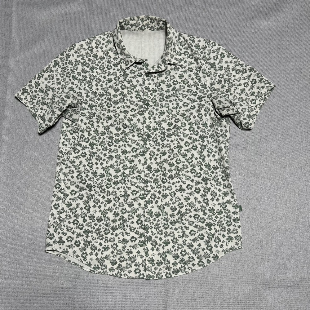 Lululemon Mens Short Sleeve Button Down Shirt Small Green White Floral Print